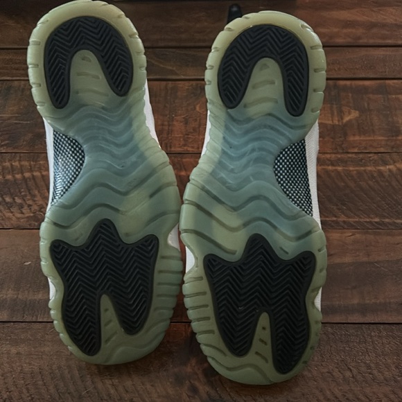 Air Jordan Retro 11 - Picture 7 of 10